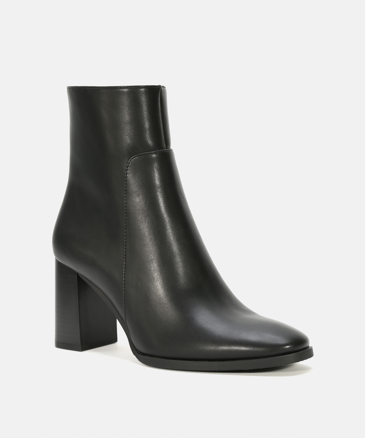 Botines b&aacute;sicos tac&oacute;n madera